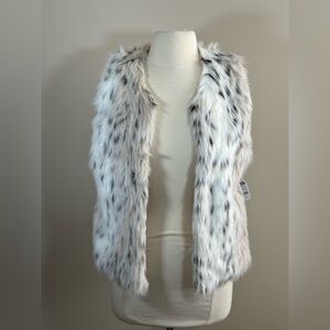 Faux fur vest snow leopard print size small
